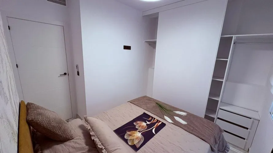 Apartamento de 1 dormitorio en Torrevieja, Spain No. 3102 № 2