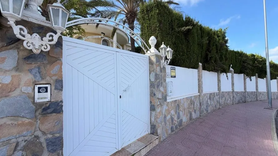 Villa de 6 dormitorios en Rojales, Spain No. 3090 № 28