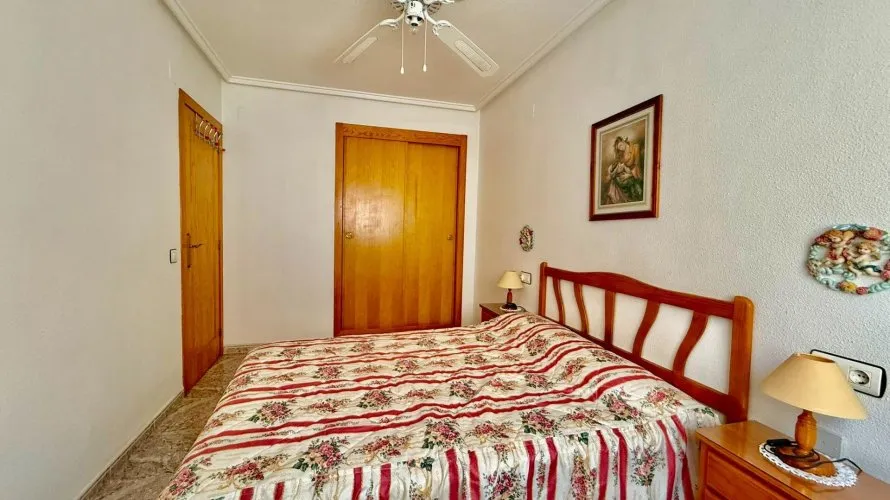Apartamento de 2 dormitorios en Torrevieja, Spain No. 3198 № 2