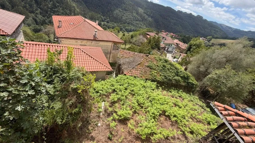 Сasa de 5 dormitorios en Salas, Spain No. 3347 № 3