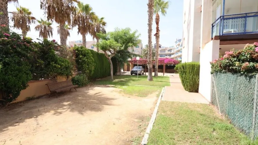 Apartamento de 2 dormitorios en Alicante, Spain No. 3223 № 1