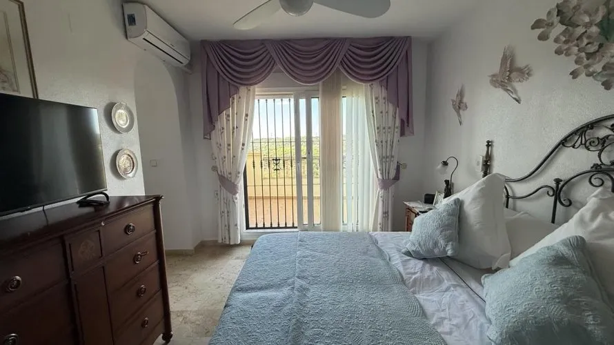 Villa de 220m² en Alicante, Spain No. 3424