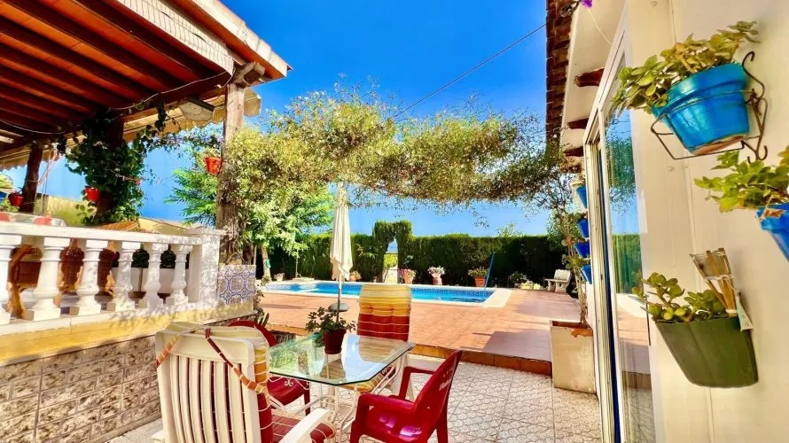Villa de 3 dormitorios en Daya Vieja, Spain No. 3243 № 6