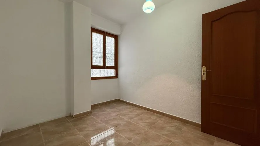 Apartamento de 3 dormitorios en Torrevieja, Spain No. 3190