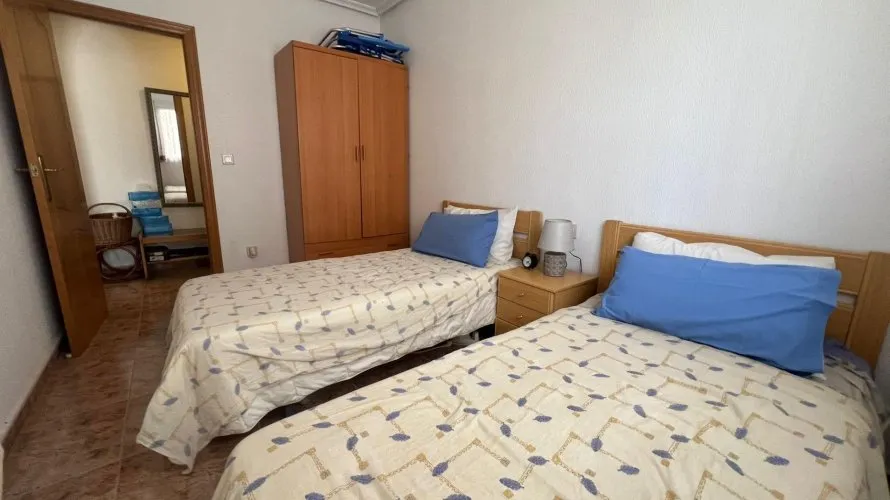 Apartamento de 2 dormitorios en Torrevieja, Spain No. 3233