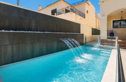 Villa de 114m² en Torrevieja, Spain No. 3296