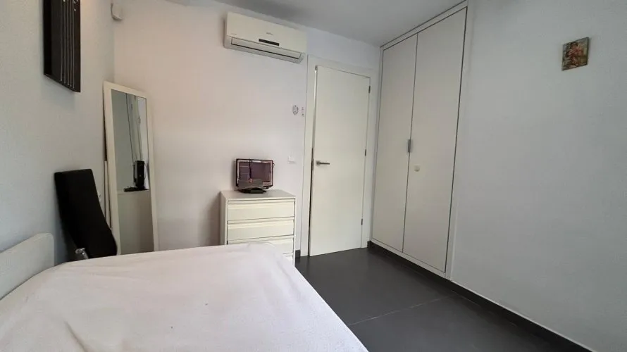 Сasa de 2 dormitorios en Alicante, Spain No. 3189 № 2