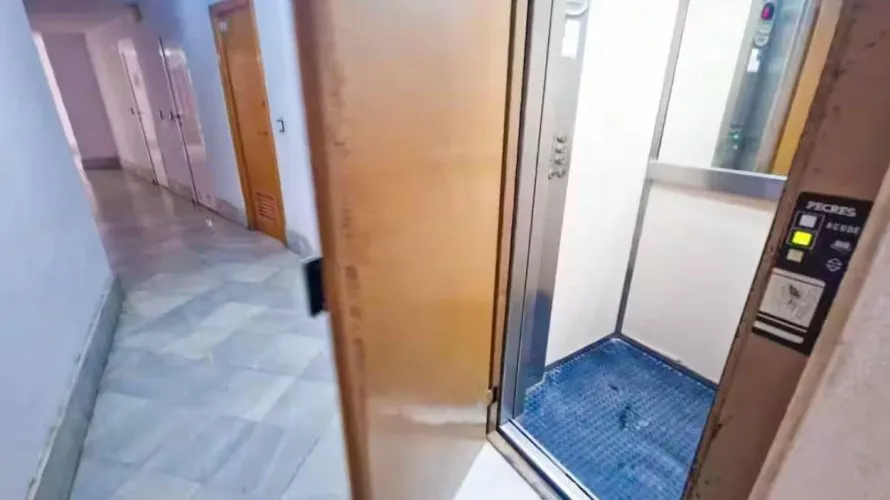 Apartamento de 1 dormitorio en Torrevieja, Spain No. 3333 № 1