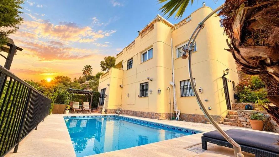 Villa de 220m² en Alicante, Spain No. 3424 № 26