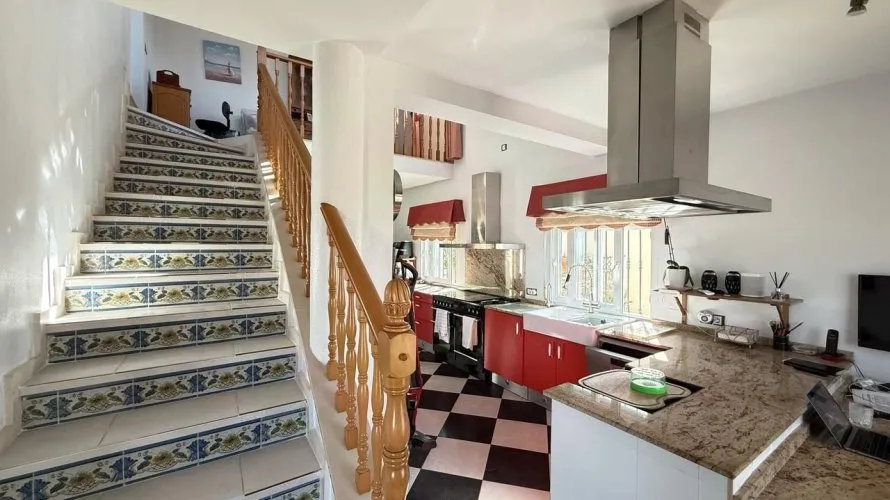 Villa de 220m² en Alicante, Spain No. 3424 № 21