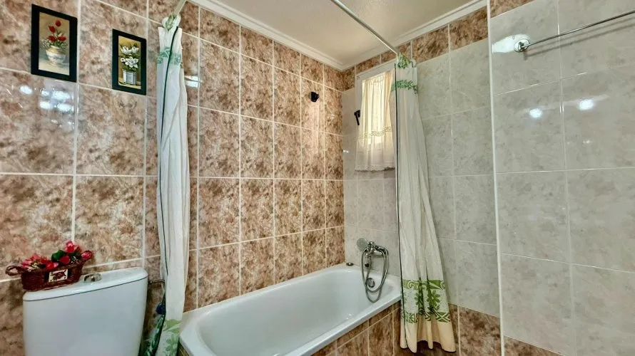 Apartamento de 2 dormitorios en Torrevieja, Spain No. 3198 № 9