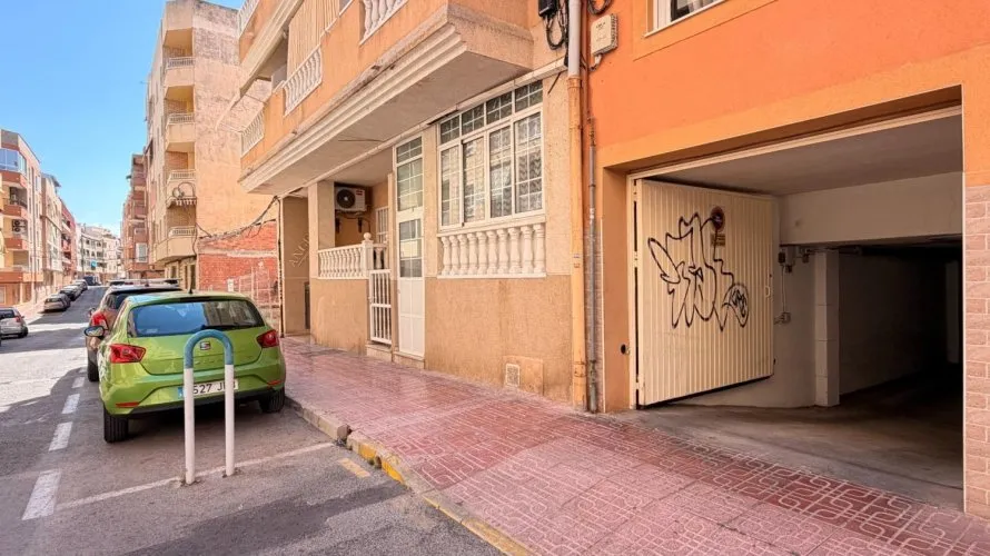 Apartamento de 1 dormitorio en Torrevieja, Spain No. 3513 № 1