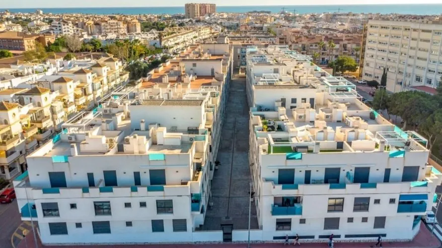 Apartamento de 2 dormitorios en Torrevieja, Spain No. 3448