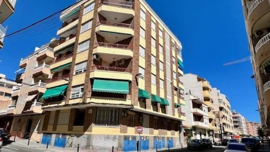 Apartamento de 3 dormitorios en Torrevieja, Spain No. 3455 № 1