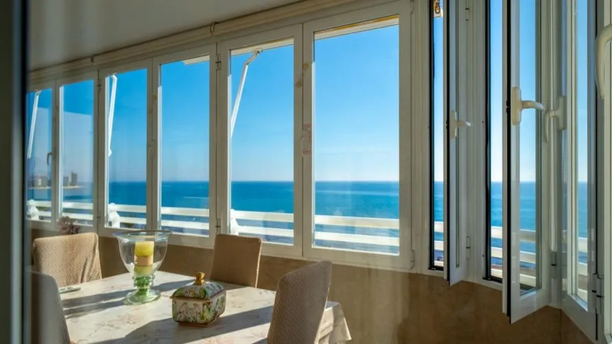 Apartamento de 3 dormitorios en El Campello, Spain No. 3447