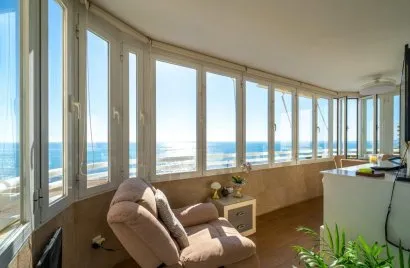 Apartamento de 3 dormitorios en El Campello, Spain No. 3447