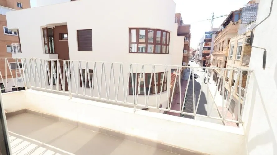 Apartamento de 3 dormitorios en Torrevieja, Spain No. 3446 № 4