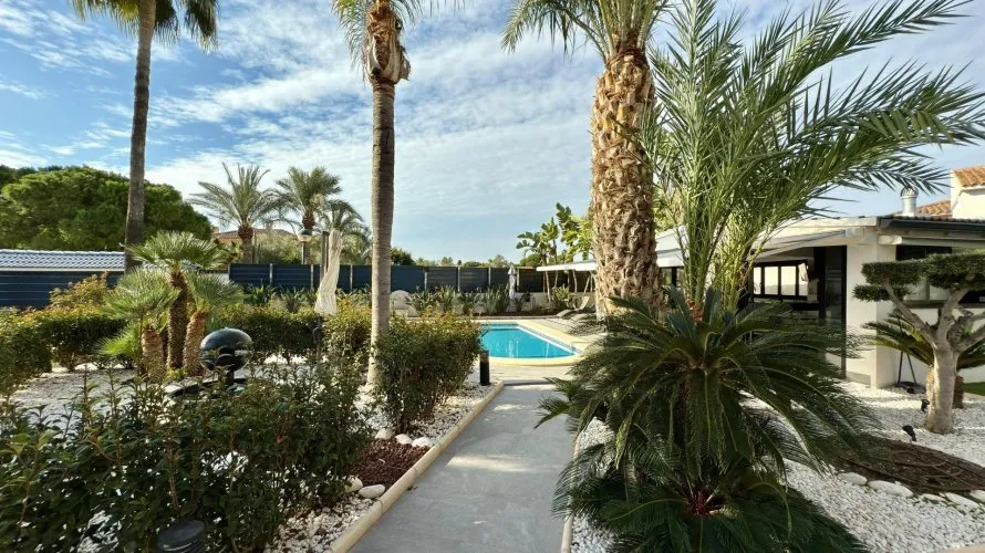 Villa de 5 chambres à San Juan, Spain No. 700 № 2