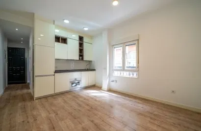 Apartment de 2 chambres à Madrid, Spain No. 1145