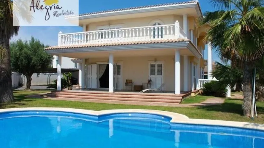 Apartment de 4 chambres à L'Eliana, Spain No. 1370
