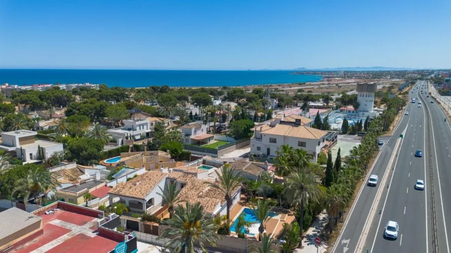 Villa de 4 chambres à Alicante, Spain No. 780 № 11