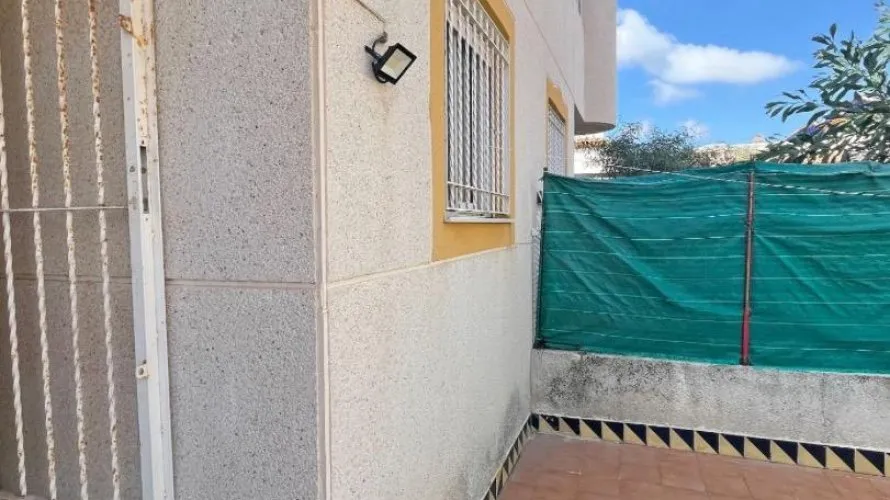 House de 72m² à Guardamar del Segura, Spain No. 2939 № 5