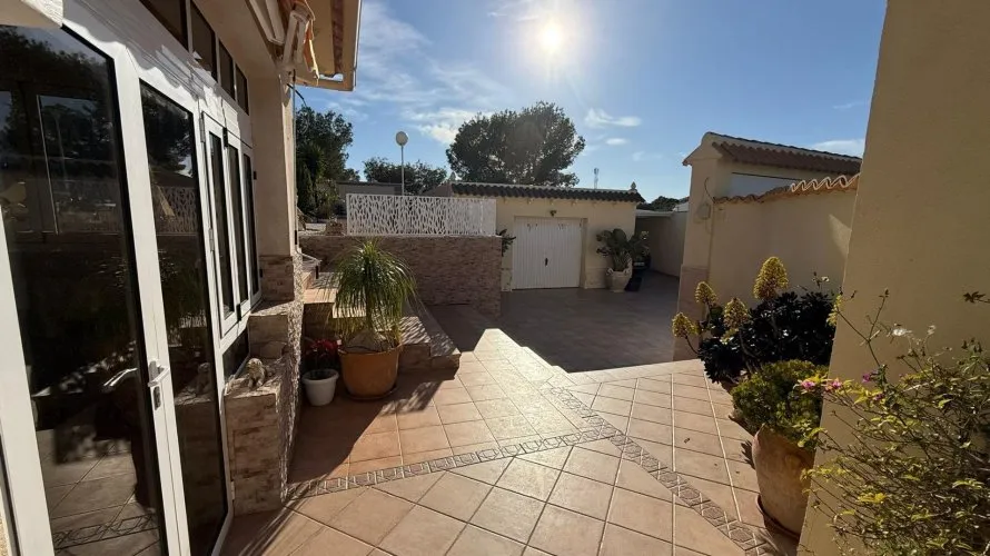 Villa de 4 chambres à Villamartin, Spain No. 1155 № 25