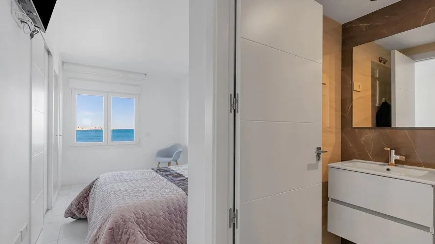 Apartment de 2 chambres à Torrevieja, Spain No. 1238 № 5