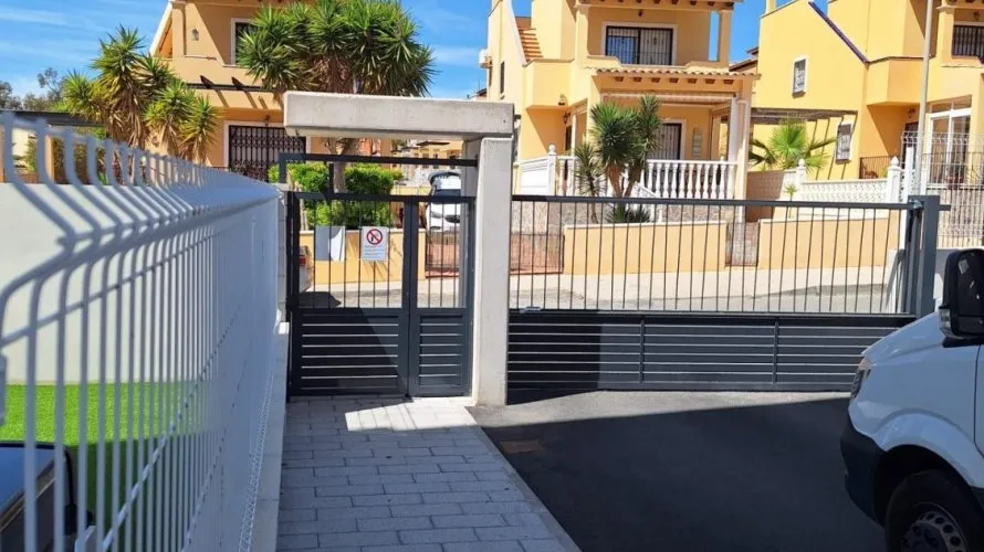 Apartment de 2 chambres à Villamartin, Spain No. 575 № 22