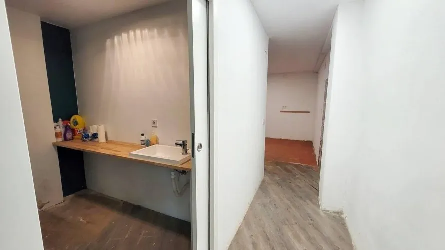 Commercial property de 150m² à Valencia, Spain No. 2776 № 9