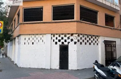 Commercial property de 200m² à Alicante, Spain No. 519