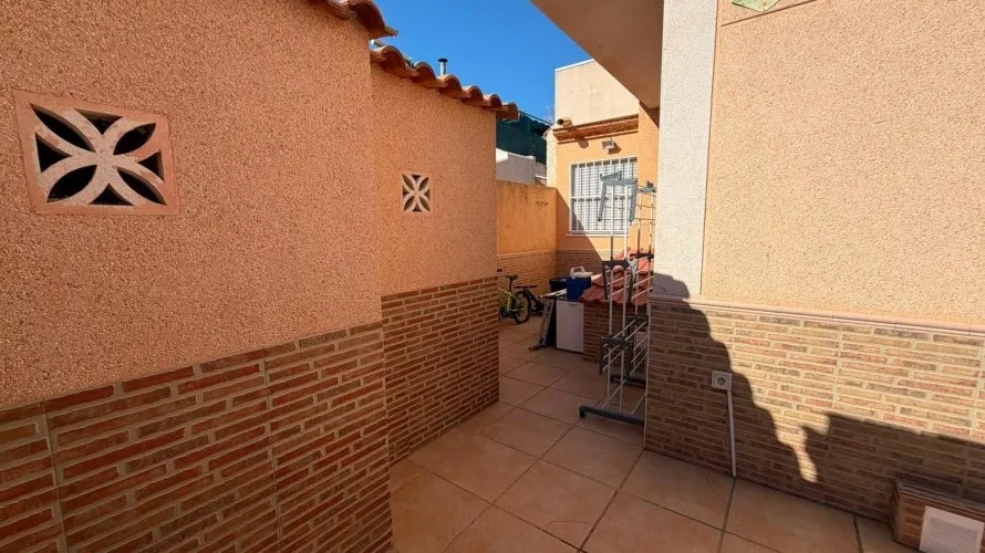 House de 3 chambres à Torrevieja, Spain No. 1602 № 22