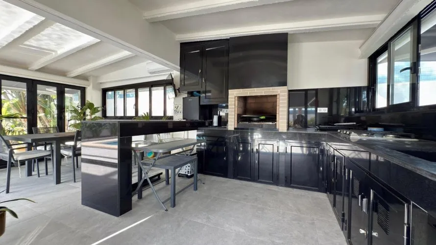 Villa de 5 chambres à San Juan, Spain No. 700 № 1