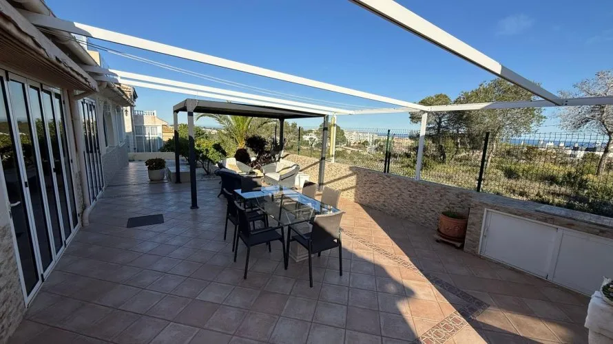 Villa de 4 chambres à Villamartin, Spain No. 1155 № 1