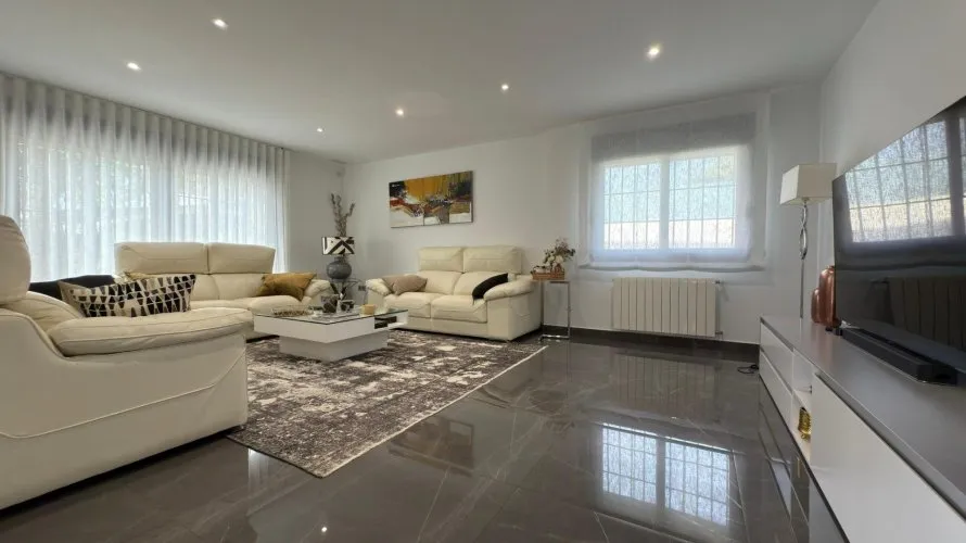 Villa de 5 chambres à San Juan, Spain No. 700 № 21