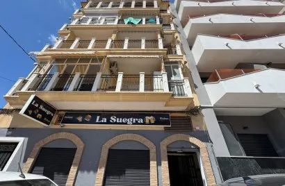 Commercial property de 159m² à Torrevieja, Spain No. 2744