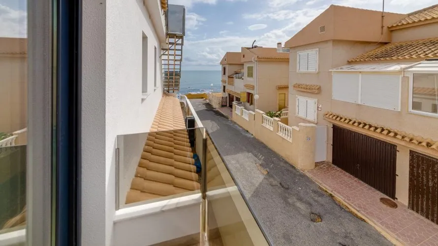 Villa de 4 chambres à Torrevieja, Spain No. 480 № 3