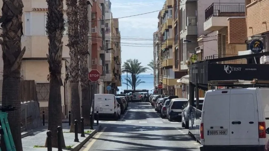Apartment de 3 chambres à Torrevieja, Spain No. 108 № 9