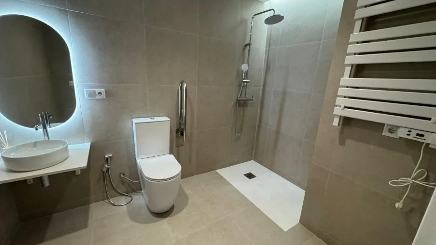Commercial property de 1 chambre à Valencia, Spain No. 1385 № 9