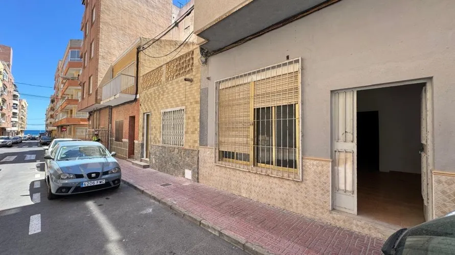 Commercial property de 261m² à Torrevieja, Spain No. 2746 № 15