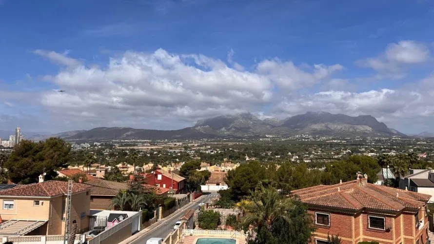 Villa de 480m² à Benidorm, Spain No. 688 № 8