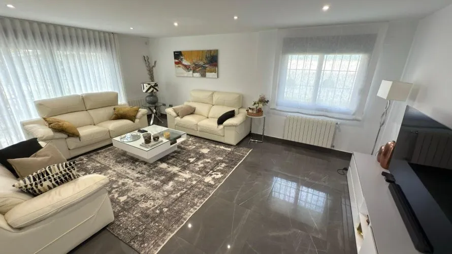 Villa de 5 chambres à San Juan, Spain No. 700 № 25