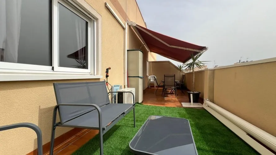 Penthouse de 2 chambres à Torrevieja, Spain No. 2766