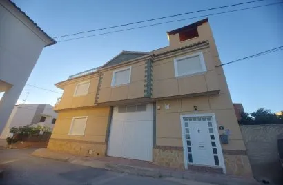 Commercial property de 3 chambres à Orihuela, Spain No. 1321