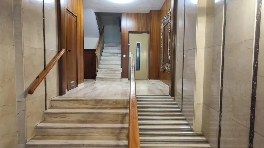 Commercial property de 560m² à Alicante, Spain No. 960 № 3