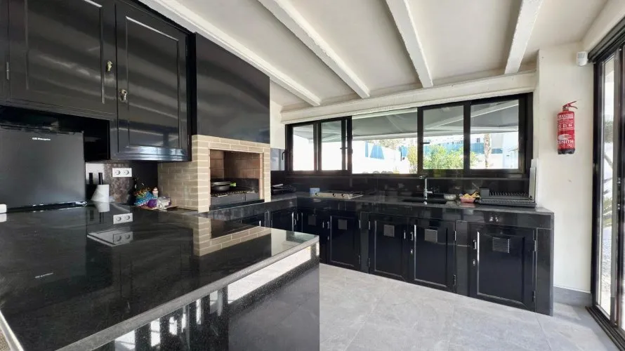 Villa de 5 chambres à San Juan, Spain No. 700 № 10