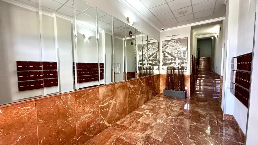 Apartment de 4 chambres à Alicante, Spain No. 1550 № 2