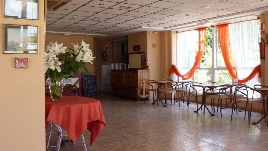 Commercial property de 400m² à Torrevieja, Spain No. 584
