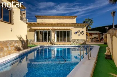 Villa de 464m² à Almoradi, Spain No. 1573