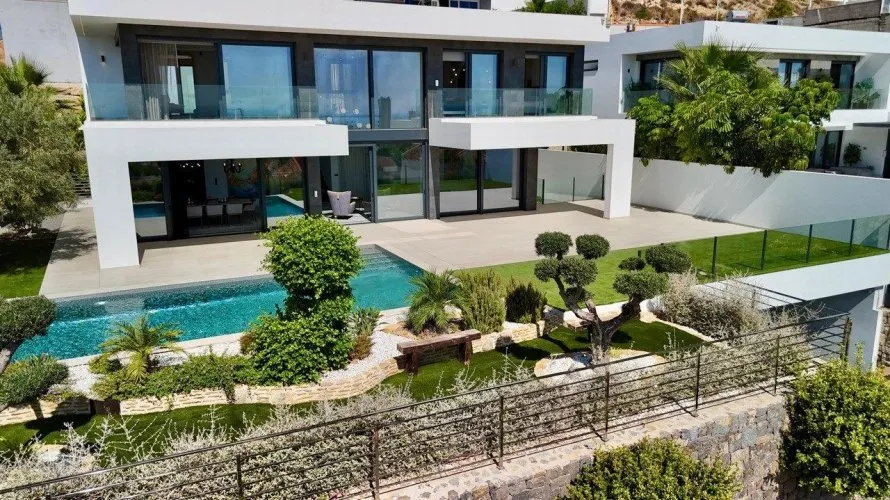 Villa de 890m² à Benidorm, Spain No. 870 № 2